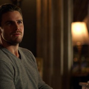 Arrow: Stephen Amell in una scena dell'episodio La prova, della prima stagione