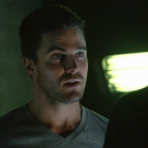 Arrow: Stephen Amell in una scena dell'episodio La prova, prima stagione