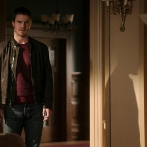 Arrow: Stephen Amell nell'episodio Vertigine, della prima stagione
