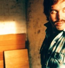 Una foto di Angus Sampson