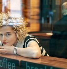 Una foto di Julia Garner