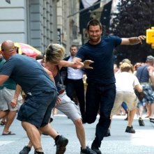 Banshee: Antony Starr nel primo episodio della serie