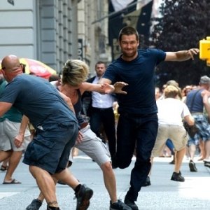 Banshee: Antony Starr nel primo episodio della serie