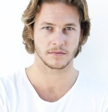 Una foto di Luke Bracey