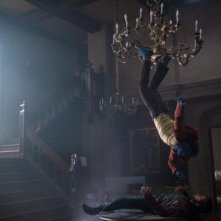X-Men: Giorni di un futuro passato: Hugh Jackman subisce l'attacco di Nicholas Hoult