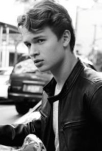 Una foto di Ansel Elgort