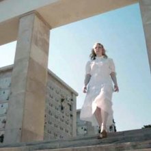 Controra: Fiona Glascott in una scena del film