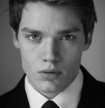 Una foto di Dominic Sherwood