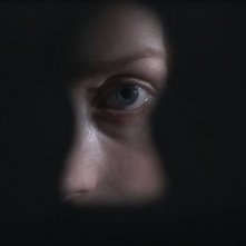 Controra: Fiona Glascott in una suggestiva scena