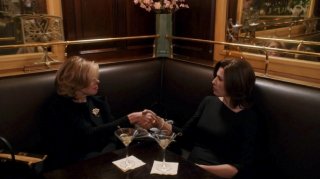 The Good Wife: Christine Baranski insieme a Julianna Margulies nell'episodio A Material World