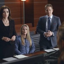 The Good Wife: Julianna Margulies e Matt Czuchry nell'episodio A Material World