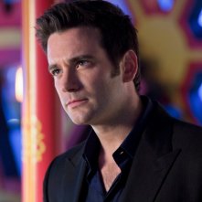 Arrow: Colin Donnell nell'episodio Il ritorno della cacciatrice