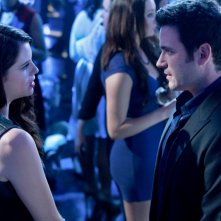 Arrow: Jessica De Gouw e Colin Donnell nell'episodio Il ritorno della cacciatrice