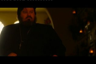 Clip 'Il prete' - La sedia della felicità