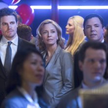 Arrow: Stephen Amell e Susanna Thompson nell'episodio Seeing Red, seconda stagione