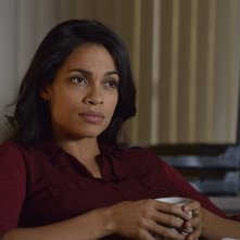Captives: Rosario Dawson in una scena del film