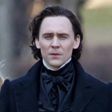 Crimson Peak Tom Hiddleston Concetrato Sul Set 366715