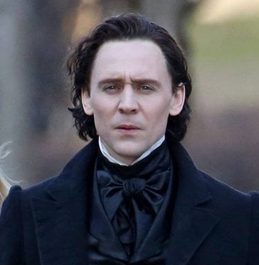 Crimson Peak: Tom Hiddleston concetrato sul set