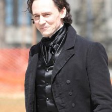 Crimson Peak Tom Hiddleston Sorride In Tenuta Ottocentesca 366708