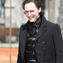 Crimson Peak Tom Hiddleston Sorride Sul Set 366709