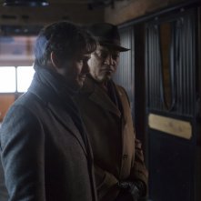 Hannibal: Laurence Fishburne con Hugh Dancy durante una scena dell'episodio Su-zakana