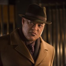 Hannibal: Laurence Fishburne durante una scena dell'episodio Su-zakana