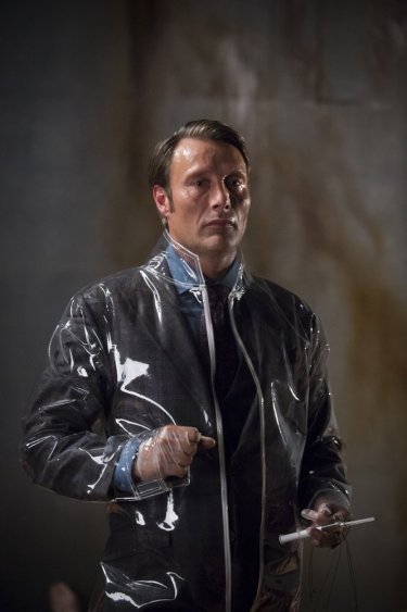 Hannibal: Mads Mikkelsen durante una scena dell'episodio Sakizuki