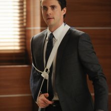 The Good Wife: Matthew Goode in una scena dell'episodio All Tapped Out, quinta stagione