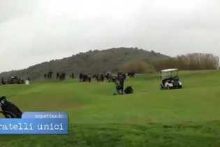 Fuga dal set del campo da golf - Fratelli unici