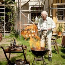Il centenario che saltò dalla finestra e scomparve: Robert Gustafsson in un momento del film