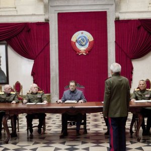 Il centenario che saltò dalla finestra e scomparve: un'immagine del film