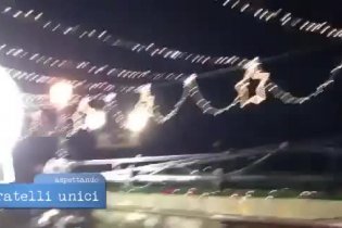 Luci e fuochi d'artificio - Fratelli unici