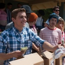 Neighbors: Dave Franco e Christopher Mintz-Plasse organizzano un banchetto di vendita