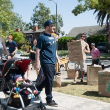 Neighbors: Seth Rogen e Rose Byrne portano a passeggio il loro bambino
