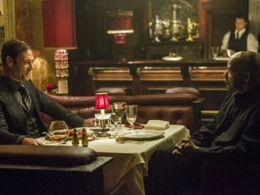 The Equalizer - Il vendicatore: Marton Csokas e Denzel Washington si incontrano in un locale