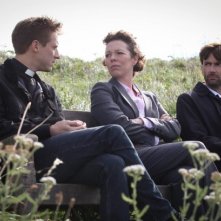 Broadchurch: David Tennant, Olivia Colman ed Arthur Darvill in una scena