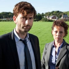 Broadchurch: David Tennant, Olivia Colman in una foto promozionale