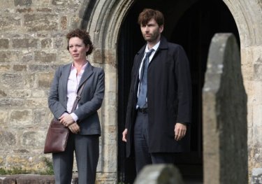 Broadchurch: David Tennant, Olivia Colman in una scena della serie