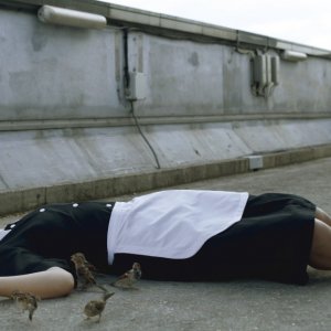 Bird People: Anaïs Demoustier in una scena tratta dal film