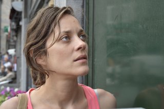 Due giorni, una notte: Marion Cotillard in un bellissimo primo piano tratto dal film