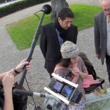Goodbye to language: il regista Jean-Luc Godard in un'immagine dal set con Héloise Godet e Kamel Abdelli