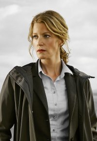 Gracepoint: manifesto per il personagio interpretato da Anna Gunn