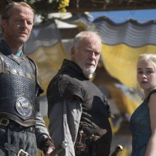 Il trono di spade: Emilia Clarke, Iain Glen nell'episodio Oathkeeper, quarta stagione