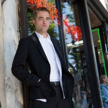 Maps to the Stars: Robert Pattinson in una scena del film