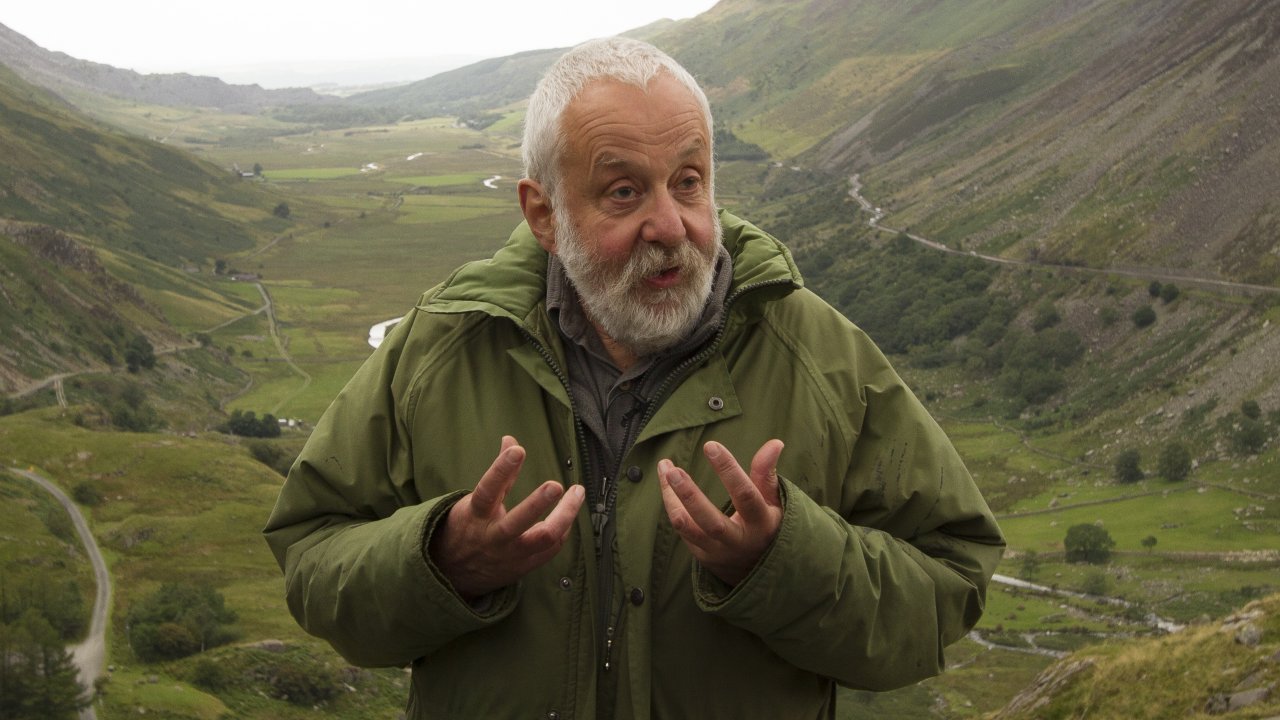 Mike Leigh sul set di Mr. Turner