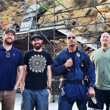 San Andreas: 3D - Ecco Dwayne Johnson sul set insieme ad alcuni dei tecnici