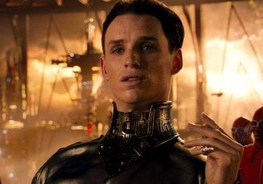 Jupiter Ascending: un primo piano di Eddie Redmayne