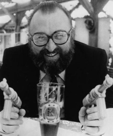 Sergio Leone in posa ironica