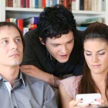 Sex - Una commedia sentimentalmente scorretta: Fele Martínez con Adam Jezierski e Amaia Salamanca in una scena