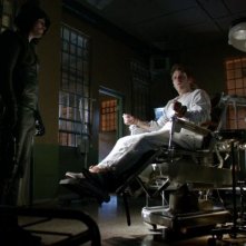 Arrow: Stephen Amell e Seth Gabel nell'episodio Conti in sospeso, della prima stagione